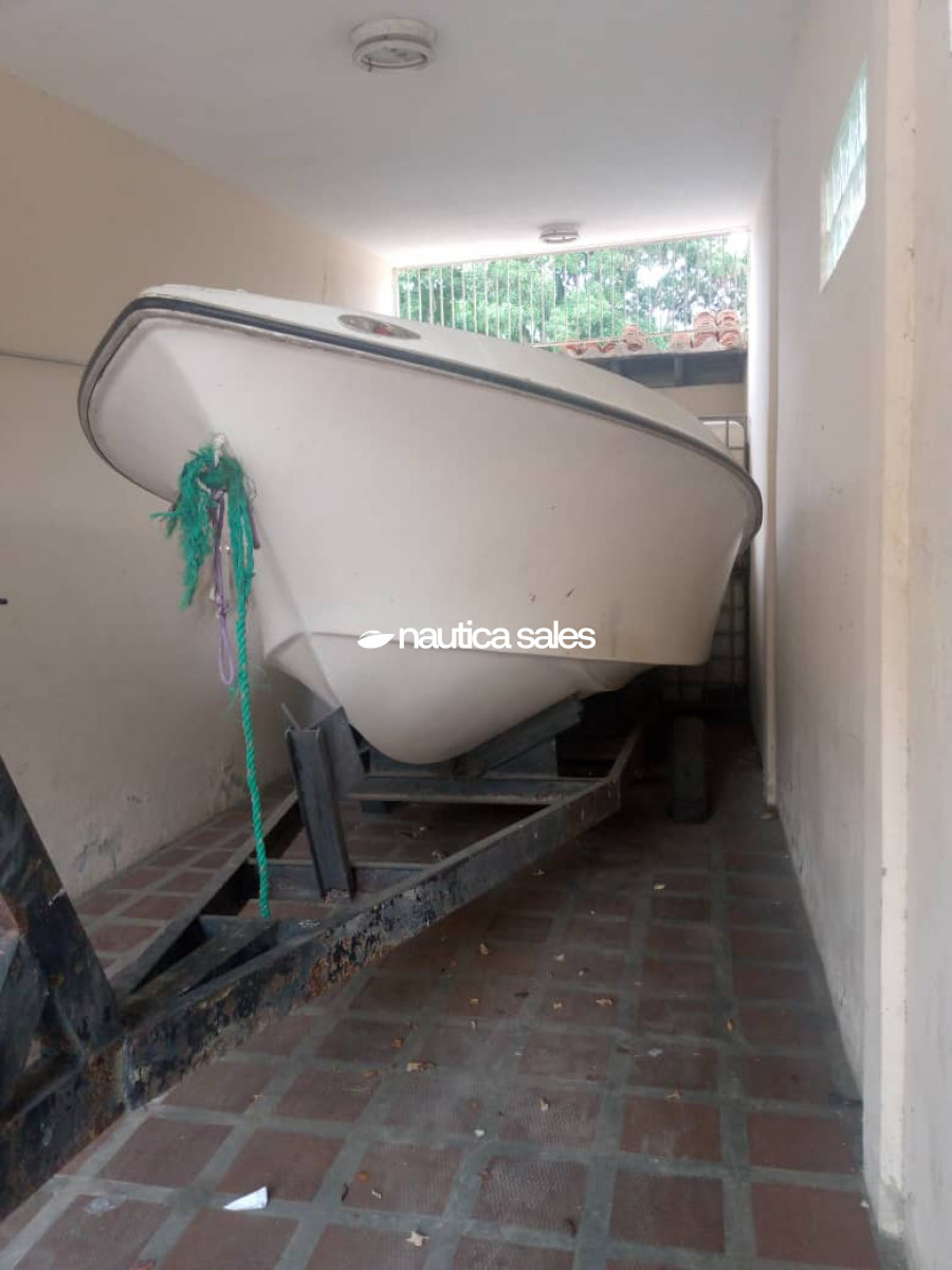 Lancha en venta: Casco de 20 pies